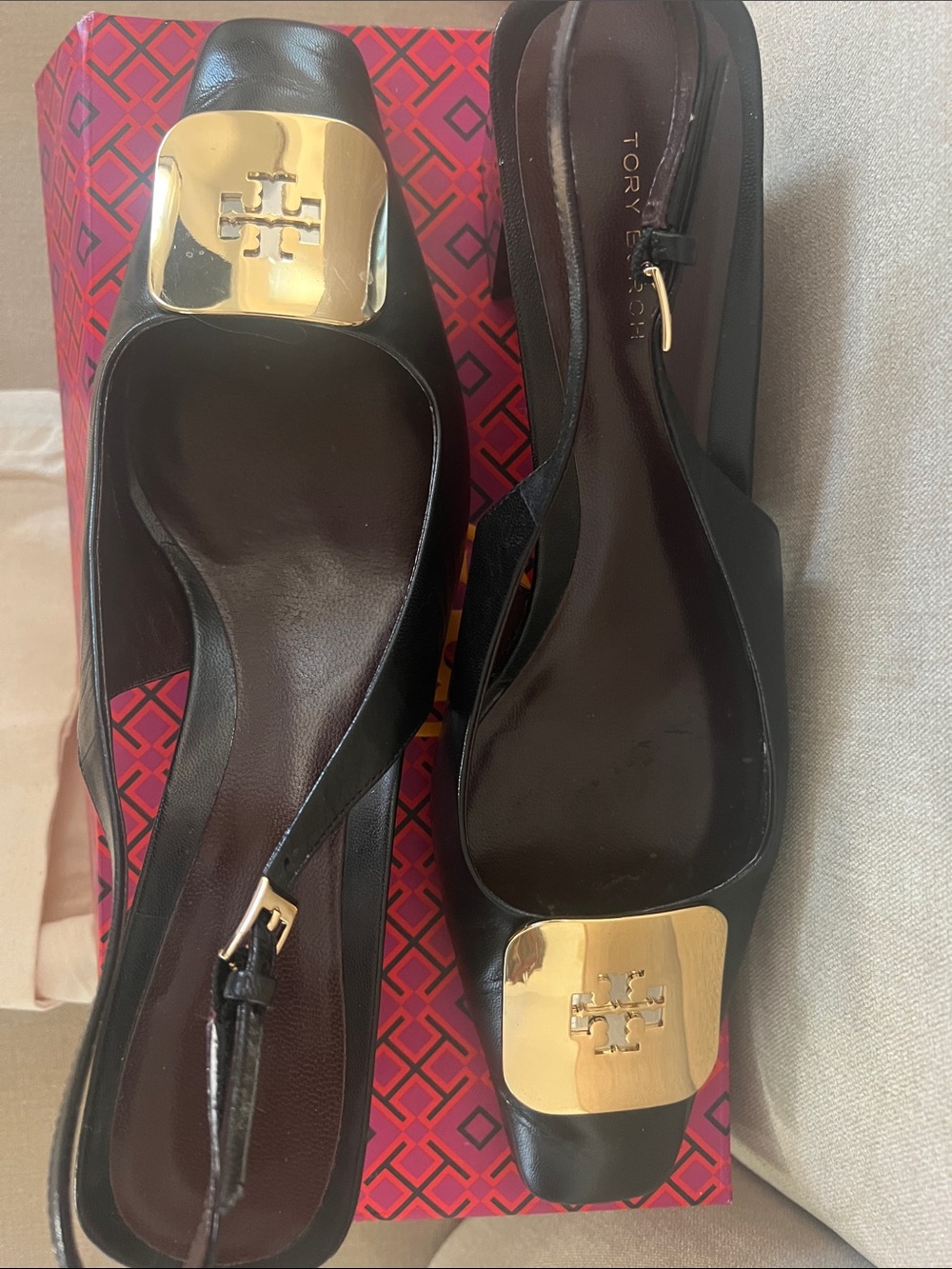 Tory Burch Black Leather Slingback Pumps with Gold Logo Plate - Picture 7 of 7